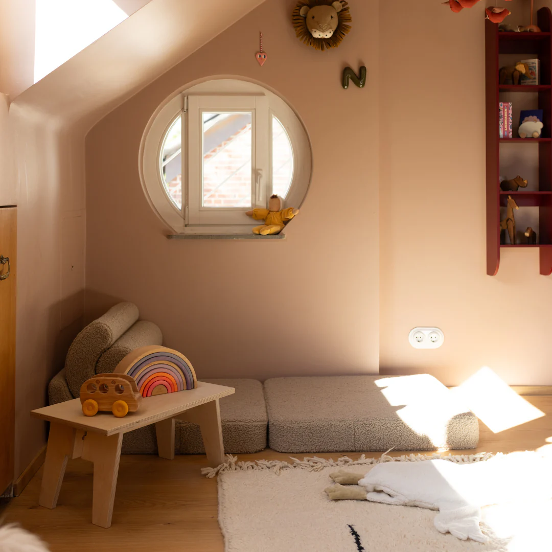 AKI Hocker - Image 5