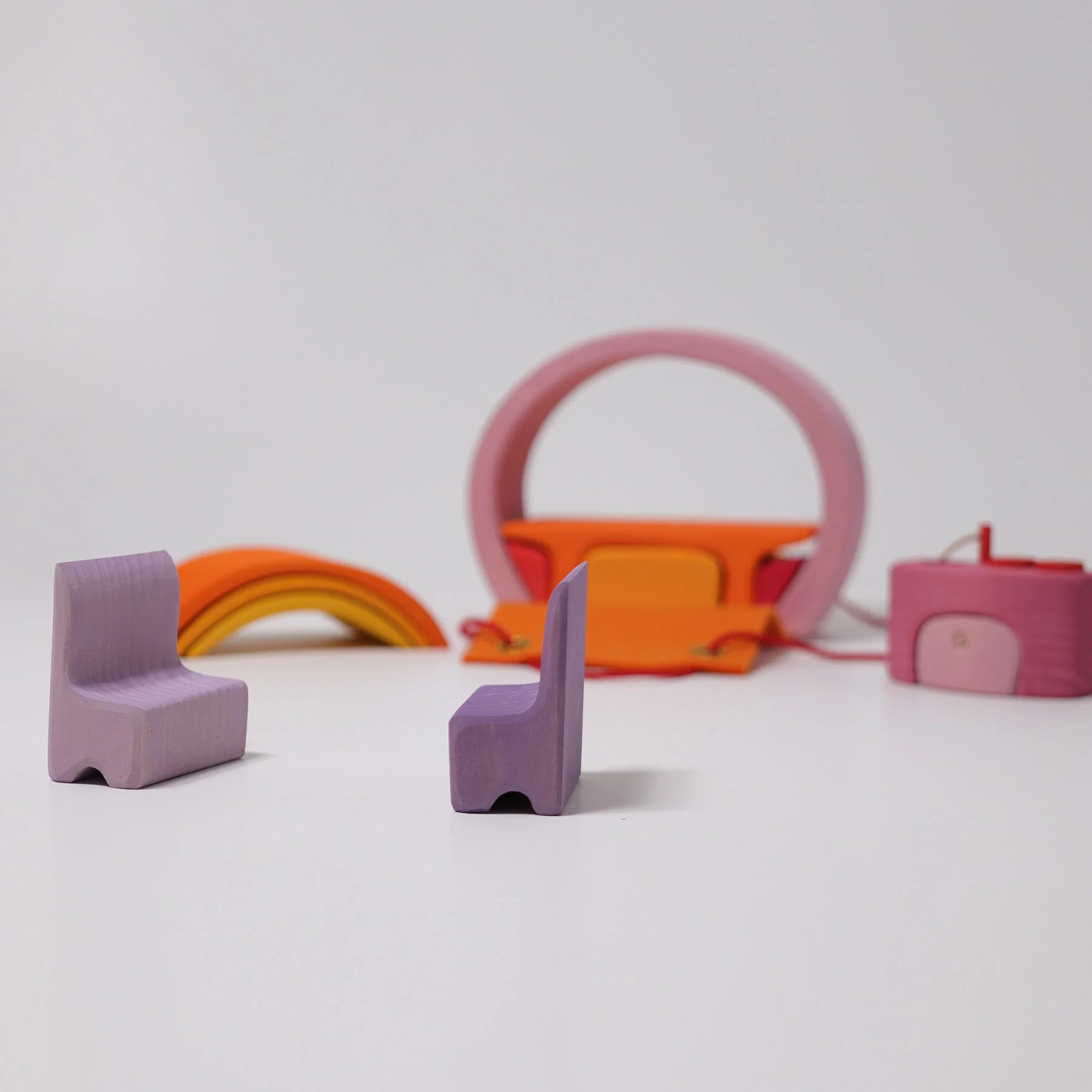 Rosa-Orangenes Bauhaus - Image 3