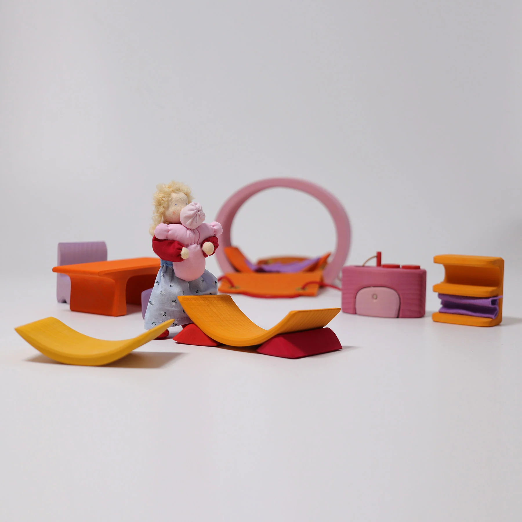 Rosa-Orangenes Bauhaus - Image 5